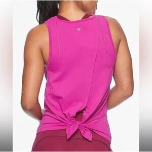 Athleta Foothill Tank Top Shirt Pink Exotic Fuchsia Small Split Back Laser Cut